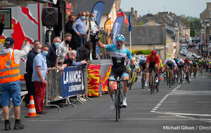 Les bleus et noirs ramène une victoire du Tour de la Manche.